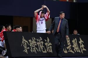 徐长锁今夏谈杨瀚森夏联表现满是骄傲：你看瀚森的适应能力有多强