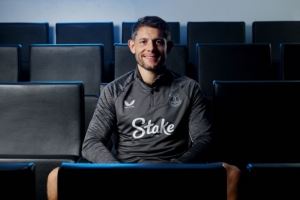 塔科夫斯基：能够继续为埃弗顿服务让我激动和自豪，想要踢欧战