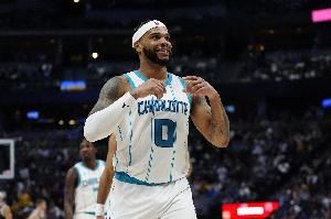 开局炸裂！布里奇斯首节5中5 全场18中7拿到20分 另有11板2助1断