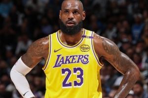 名记：达蒙-琼斯泄露詹姆斯伤情多次参赌 后者未被指控有不当行为