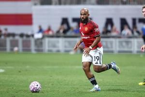 姆伯莫：在老特拉福德梅开二度感觉无与伦比，这里的氛围疯狂至极